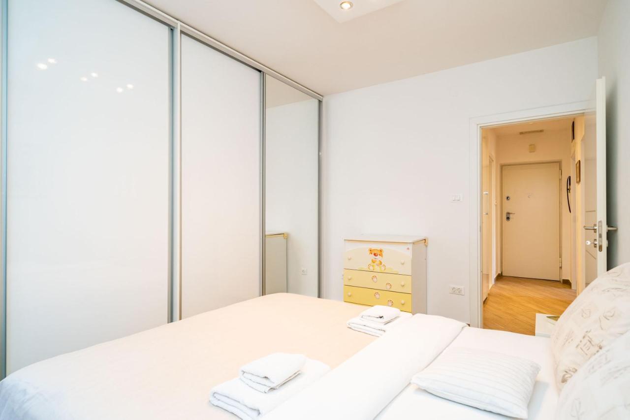 Spacious Two Bedroom Apartment Dubrovnik Bagian luar foto